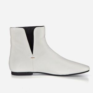 The Row women boosts 37